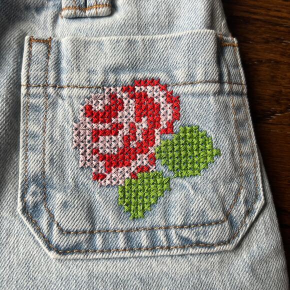 New Tractr Girl's Rose Embroidery Cut Off Loght Wash Denim Jean Shorts - 14 - Picture 3 of 3